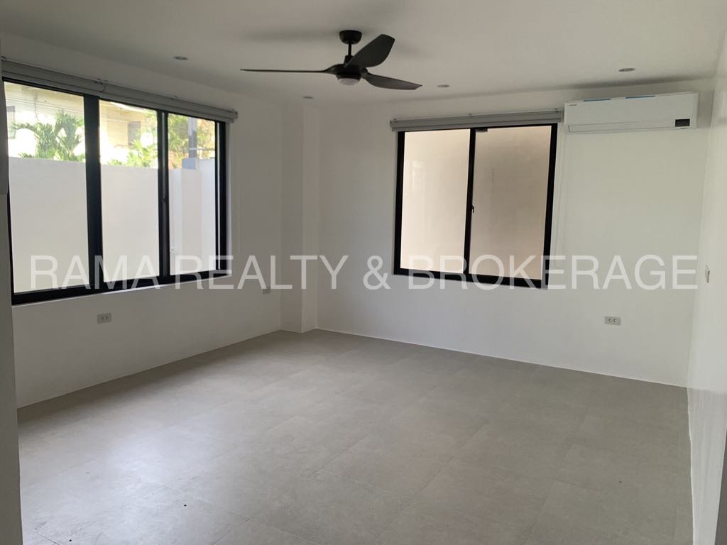 3 BR House & Lot at Casals Village- Cebu City